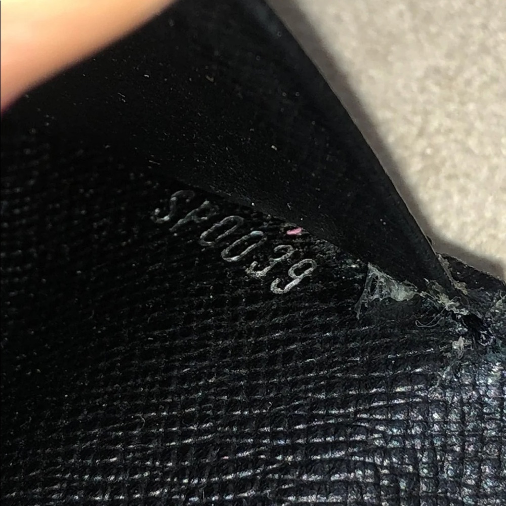 Authentic Louis Vuitton wallet - Picture 7 of 11